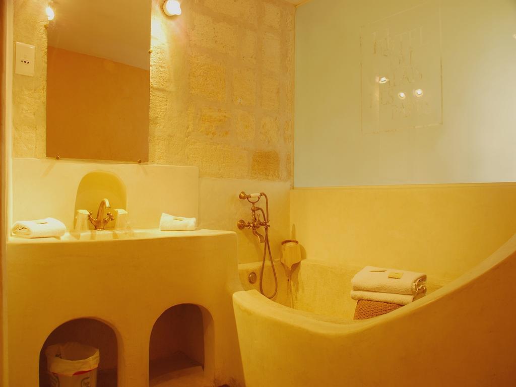 Hotel Du Palais Des Papes Aviñón Habitación foto