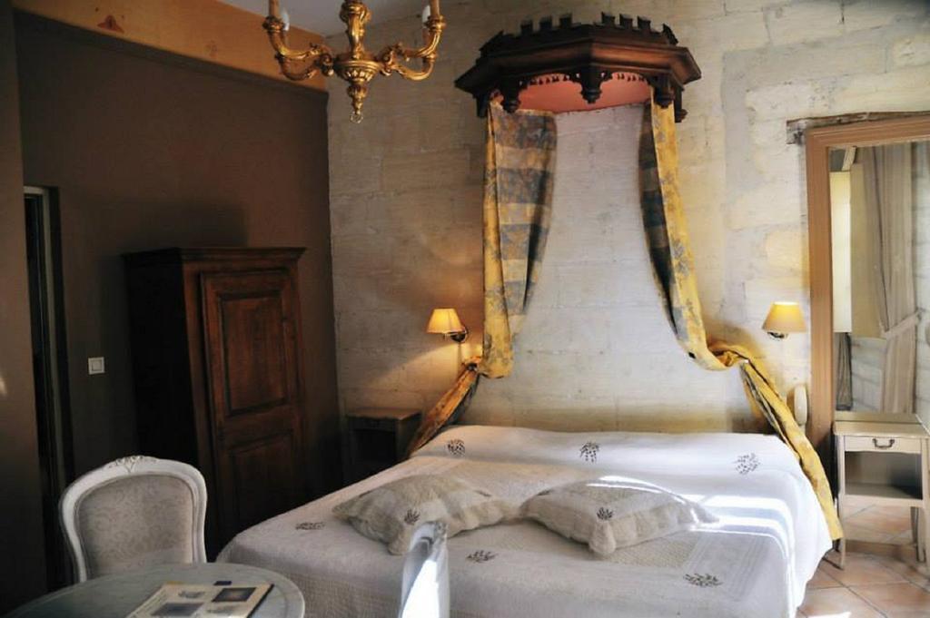 Hotel Du Palais Des Papes Aviñón Habitación foto